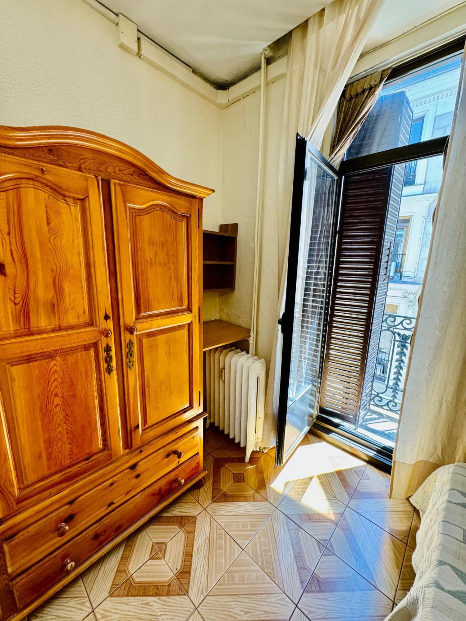 Hostal Fuentesol Madrid Eksteriør bilde