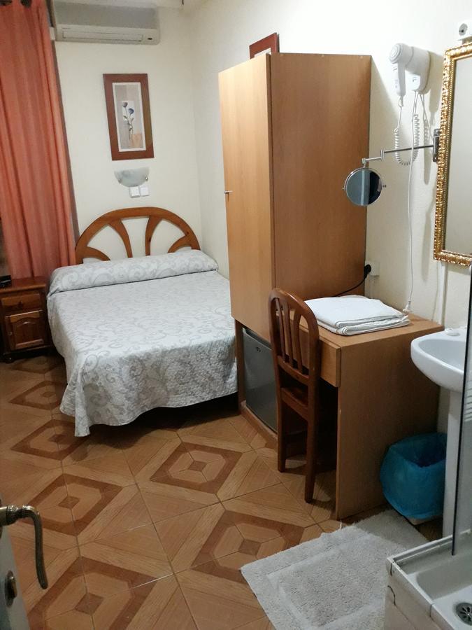 Hostal Fuentesol Madrid Eksteriør bilde