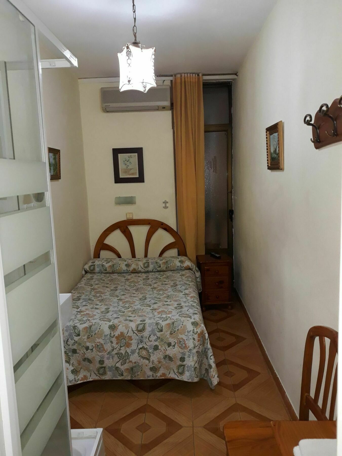 Hostal Fuentesol Madrid Eksteriør bilde